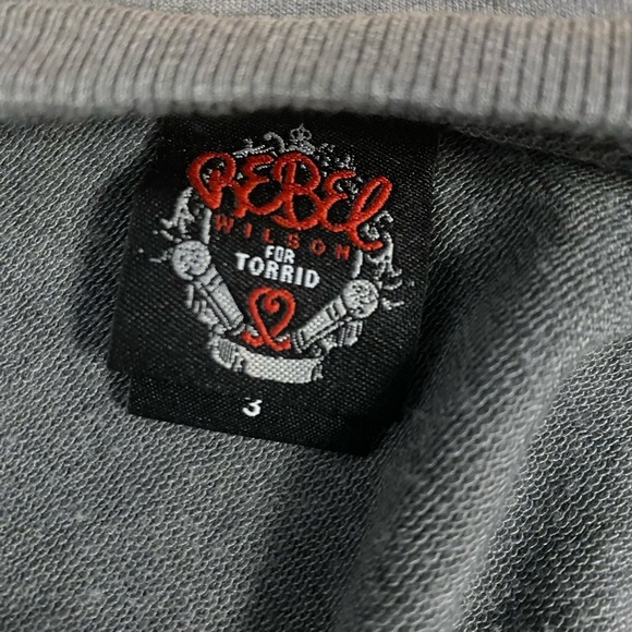 Rebel Wilson For Torrid Quilted Sweatshirt Gray women’s size 3X - Picture 9 of 10
